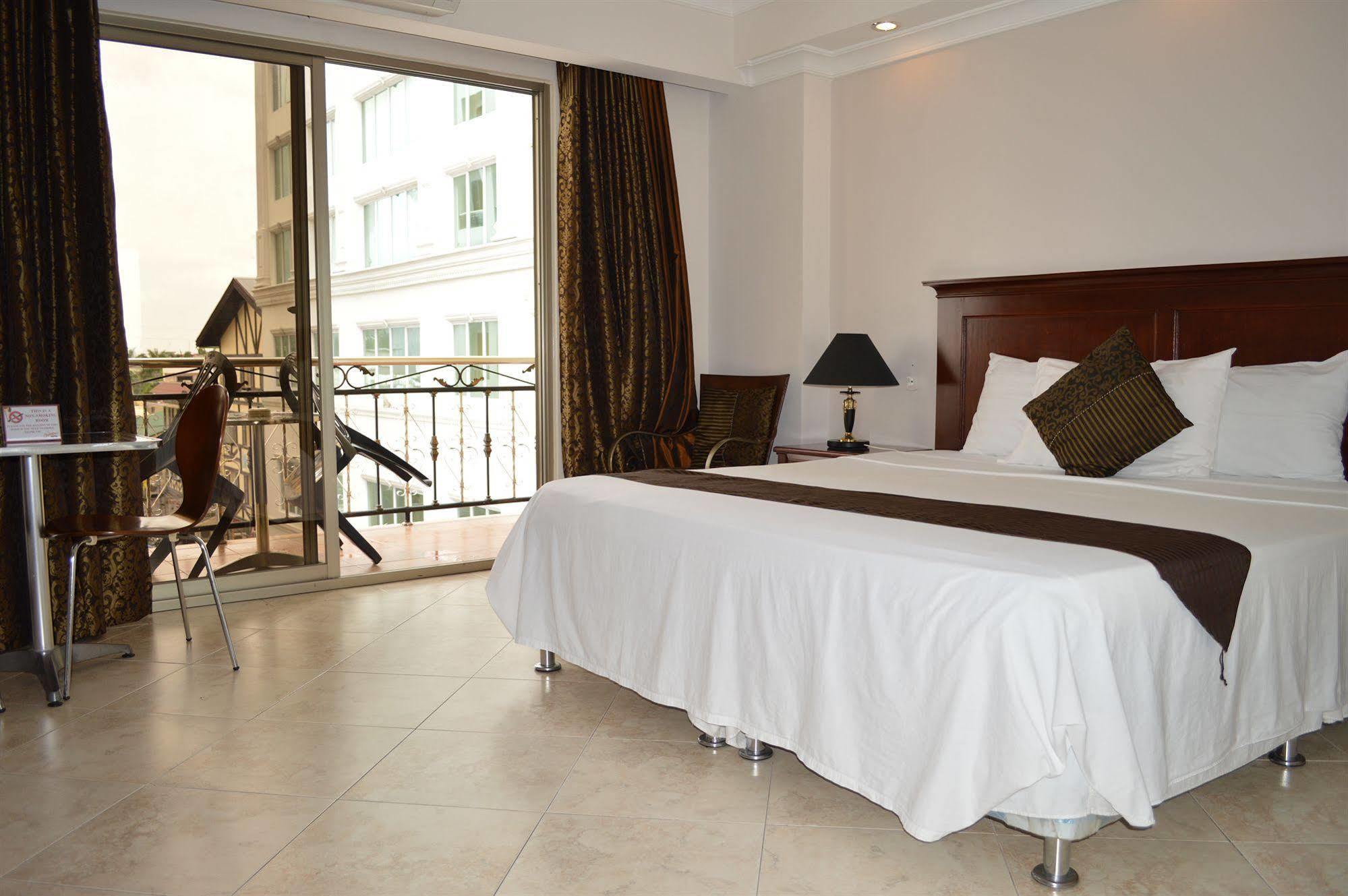 Valentino'S Hotel Angeles Buitenkant foto